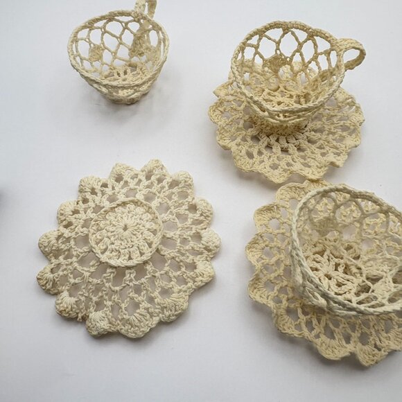 Handmade Crochet 3 Teapots and 3 Tea Cups with Saucers and Doily Set Starched - Picture 15 of 15